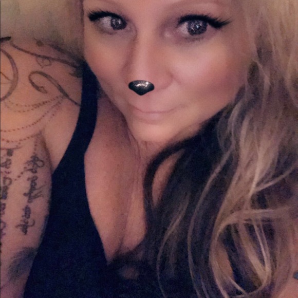 Meet your Posher, Wendy - Picture 2 of 2